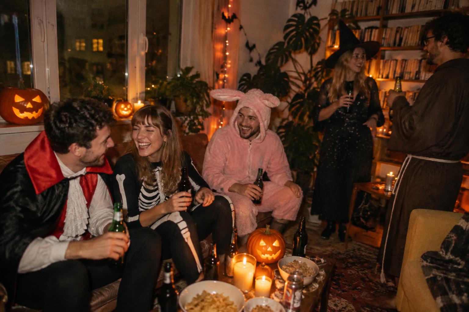 Organiser une soirée Halloween à la maison : des idées qui marchent